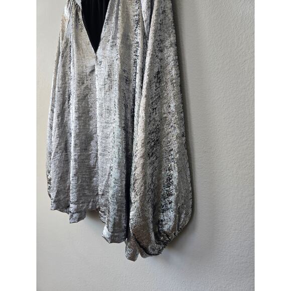 Old Navy Silver Metallic V-Neck Blouse XXL Holiday Party Top Glam Y2K Sparkle - Picture 3 of 8